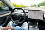 Tesla заявляет о запуске FSD в Китае, но пользователи не могут найти функцию