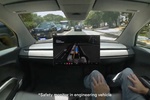 Tesla тестирует Cybercab без руля на дорогах Техаса