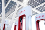 Tesla уволила всю команду разработчиков зарядных станций Supercharger